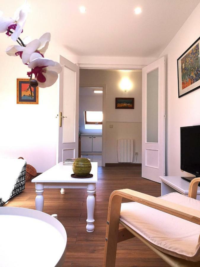 Apartamento En Centro Historico De San Lorenzo De El Escorial Apartment Luaran gambar